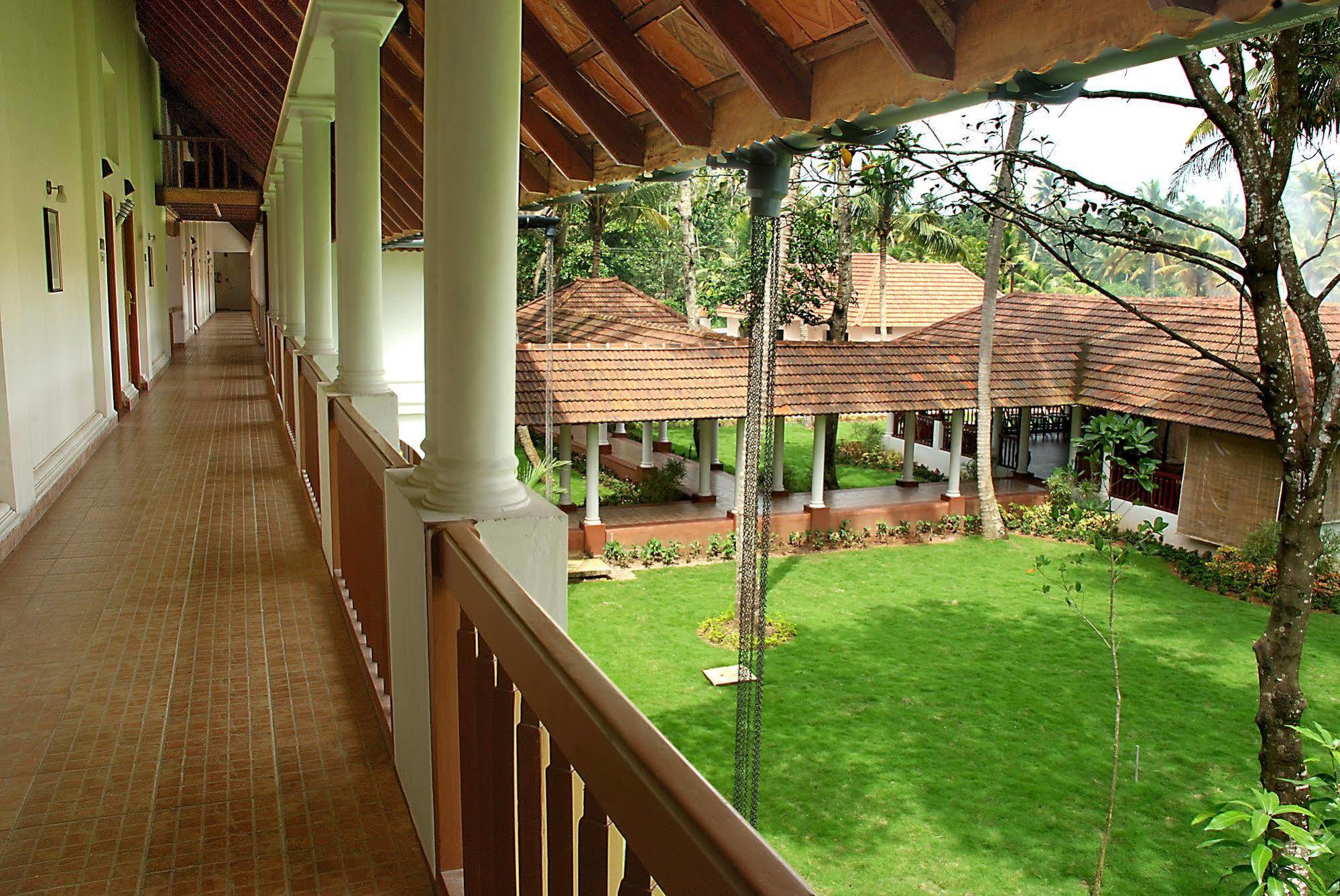 Alappuzha Lemon Tree Vembanad Lake Resort, Kerala מראה חיצוני תמונה