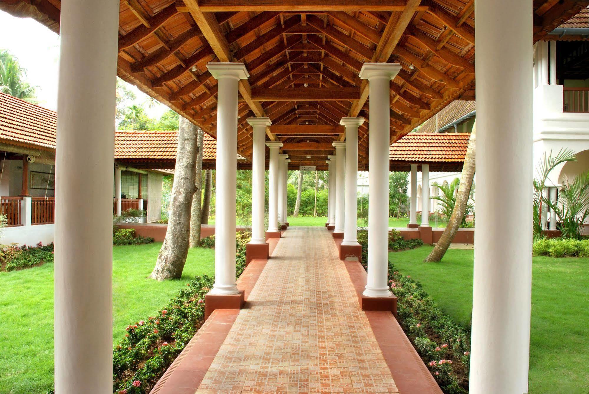 Alappuzha Lemon Tree Vembanad Lake Resort, Kerala מראה חיצוני תמונה