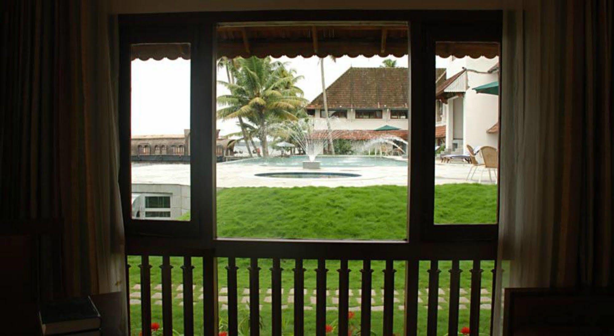 Alappuzha Lemon Tree Vembanad Lake Resort, Kerala מראה חיצוני תמונה